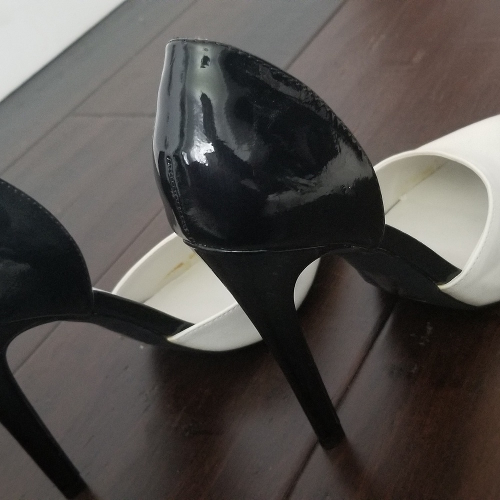 Heels - Picture 2 of 3